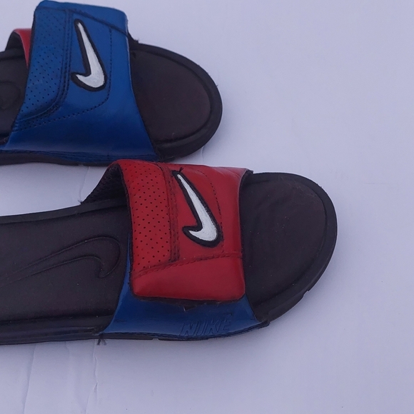 Nike Slip On Sandals sz 4y Swoosh Reconditioned Velcro - Picture 4 of 6